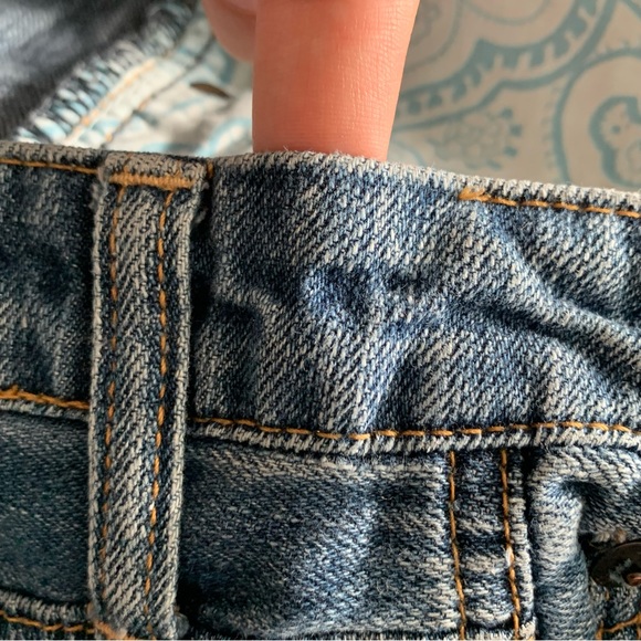American Eagle Medium Blue Mid-Rise Distressed Straight Jeans - Picture 7 of 9